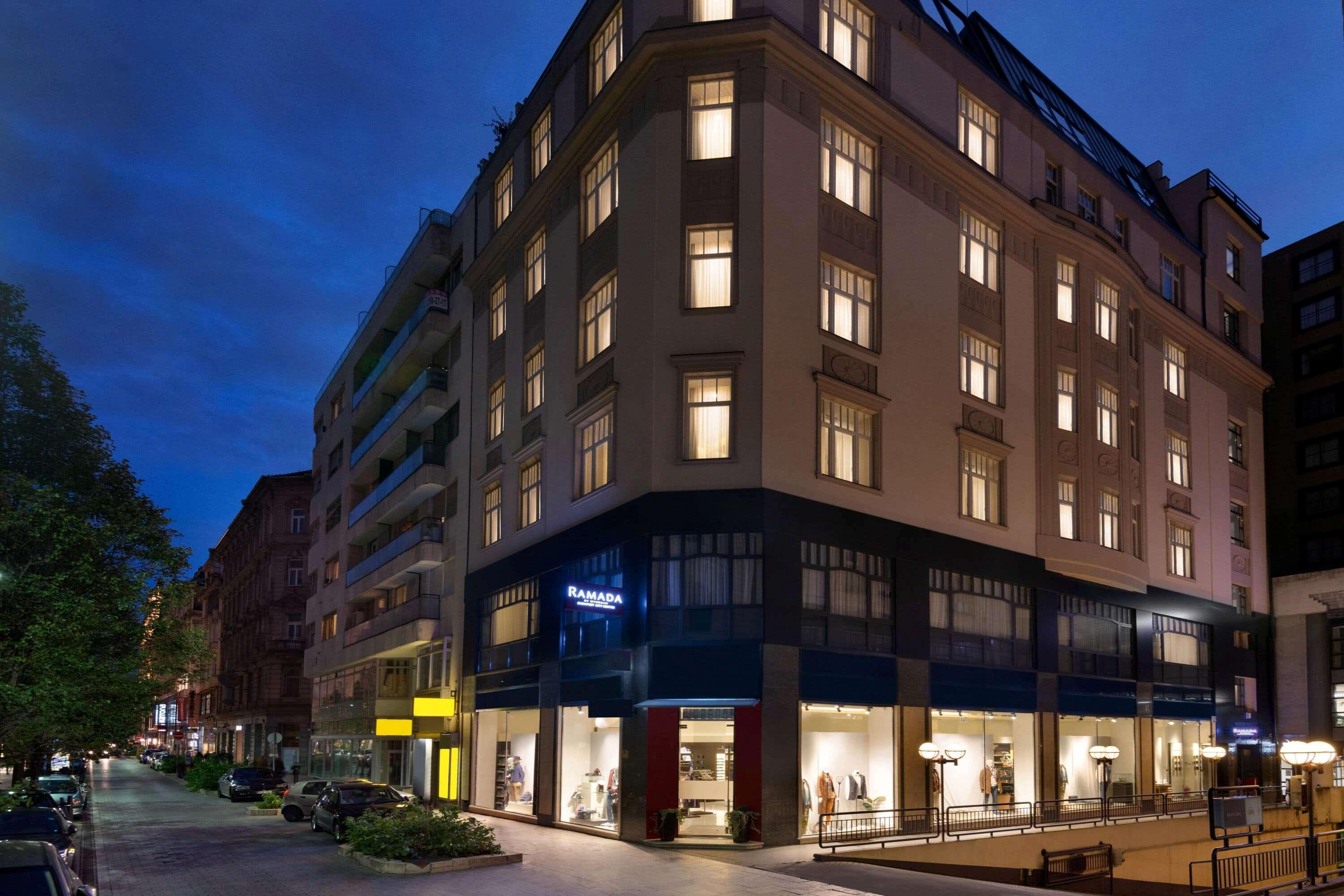 รามาดา บาย วินด์แฮม บูดาเปสต์ ซิตี้เซ็นเตอร์ Hotel ภายนอก รูปภาพ